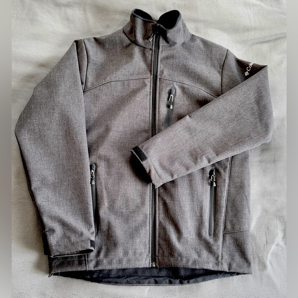 Columbia Men’s fleece-lined jacket. Size M. Charcoal grey.